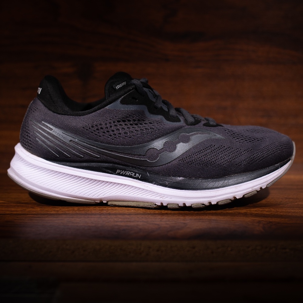Saucony Ride 14 Womens Size 8 Black White Athletic Running Shoes Sneakers